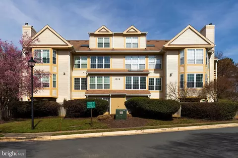 4508 Hazeltine Ct #F, Alexandria, VA 22312