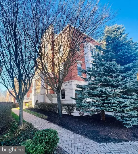 12137 Chancery Station Cir, Reston, VA 20190