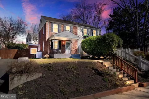 5913 Edgehill Dr, Alexandria, VA 22303