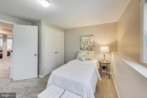 Bedroom - 6910 Raspberry Plain Pl, Springfield, VA 22153 photo 1 of 8