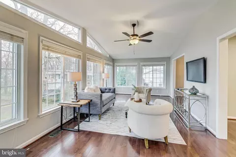 Living - 6910 Raspberry Plain Pl, Springfield, VA 22153 photo 2 of 8