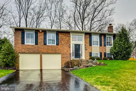 6910 Raspberry Plain Pl, Springfield, VA 22153