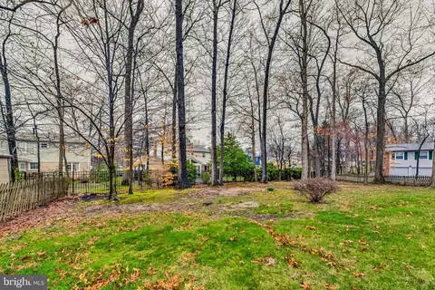 View/Area - 6910 Raspberry Plain Pl, Springfield, VA 22153 photo 1 of 2