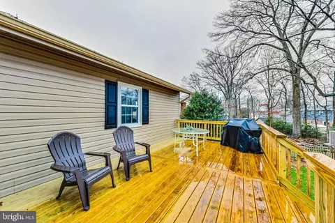 Exterior - 6910 Raspberry Plain Pl, Springfield, VA 22153 photo 3 of 8