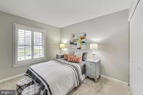 Bedroom - 6910 Raspberry Plain Pl, Springfield, VA 22153 photo 5 of 8