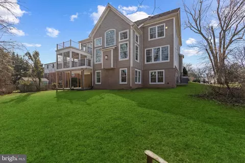 6808 Broyhill St, Mclean, VA 22101 photo 2
