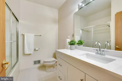 Bath - 2211 Halcyon Ln, Vienna, VA 22181 photo 11 of 11