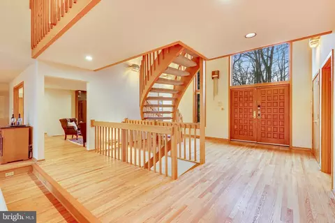 Entry Way - 2211 Halcyon Ln, Vienna, VA 22181 photo 3 of 3