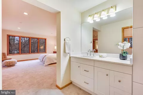 Bath - 2211 Halcyon Ln, Vienna, VA 22181 photo 1 of 11