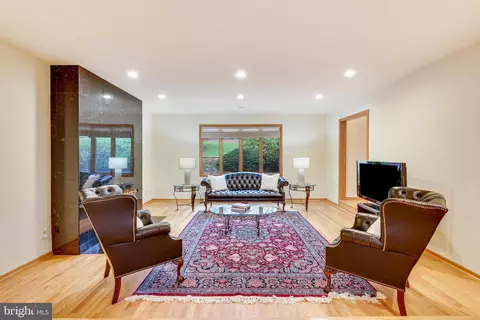 Living - 2211 Halcyon Ln, Vienna, VA 22181 photo 4 of 10