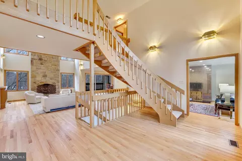 Entry Way - 2211 Halcyon Ln, Vienna, VA 22181 photo 1 of 3