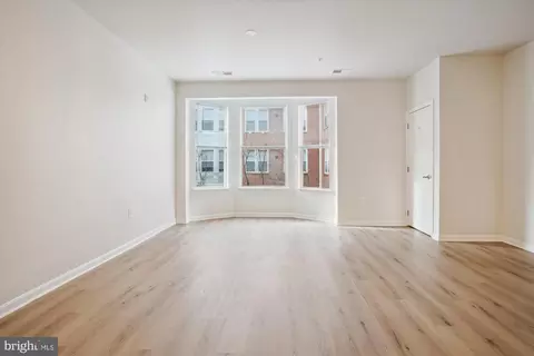 2665 Prosperity Ave #256, Fairfax, VA 22031