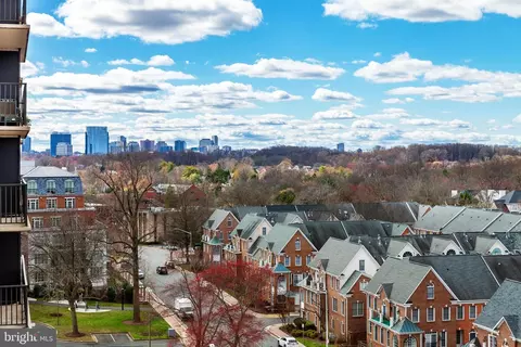 6800 Fleetwood Rd #917, Mclean, VA 22101