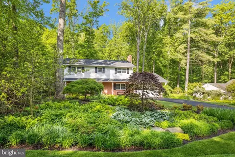 Exterior - 2416 Silver Fox Ln, Reston, VA 20191 photo 14 of 16