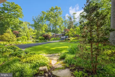 Exterior - 2416 Silver Fox Ln, Reston, VA 20191 photo 13 of 16