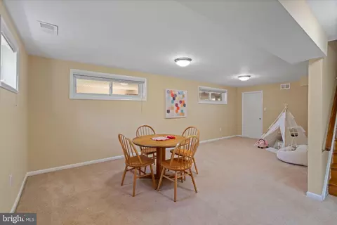 Dining - 2416 Silver Fox Ln, Reston, VA 20191 photo 5 of 5
