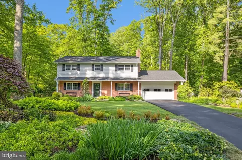 Exterior - 2416 Silver Fox Ln, Reston, VA 20191 photo 15 of 16