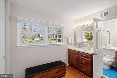 Bath - 2416 Silver Fox Ln, Reston, VA 20191 photo 2 of 8