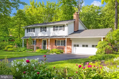 Exterior - 2416 Silver Fox Ln, Reston, VA 20191 photo 1 of 16