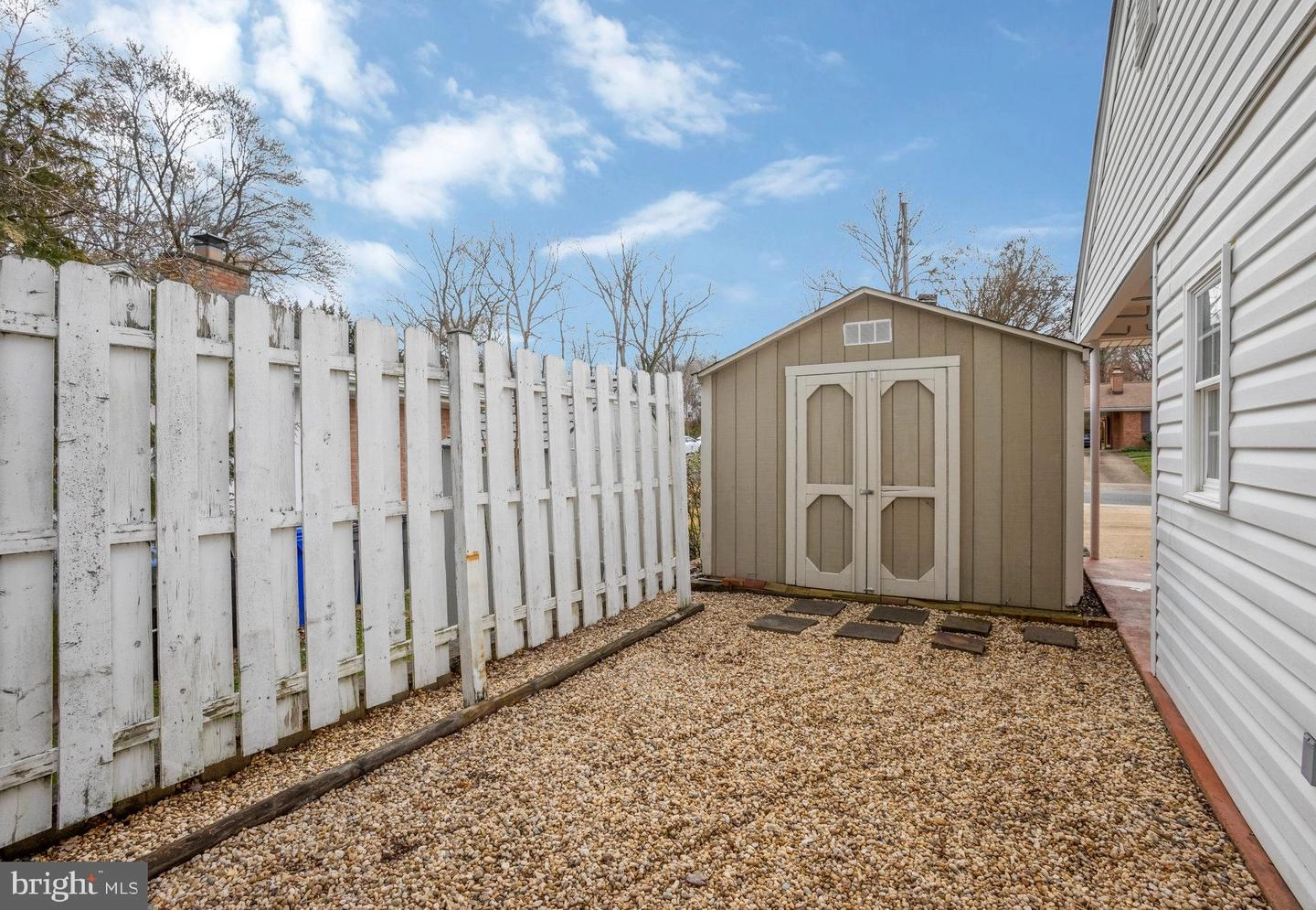 View/Area - 7626 Webbwood Ct, Springfield, VA 22151 photo 1 of 10