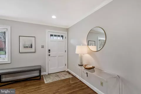 Entry Way - 7626 Webbwood Ct, Springfield, VA 22151 photo 1 of 2