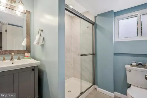 Bath - 7626 Webbwood Ct, Springfield, VA 22151 photo 6 of 7