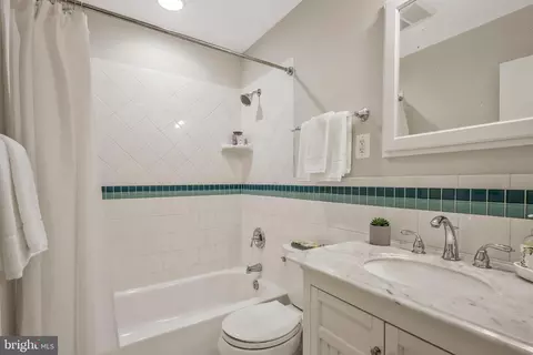 Bath - 7626 Webbwood Ct, Springfield, VA 22151 photo 4 of 7