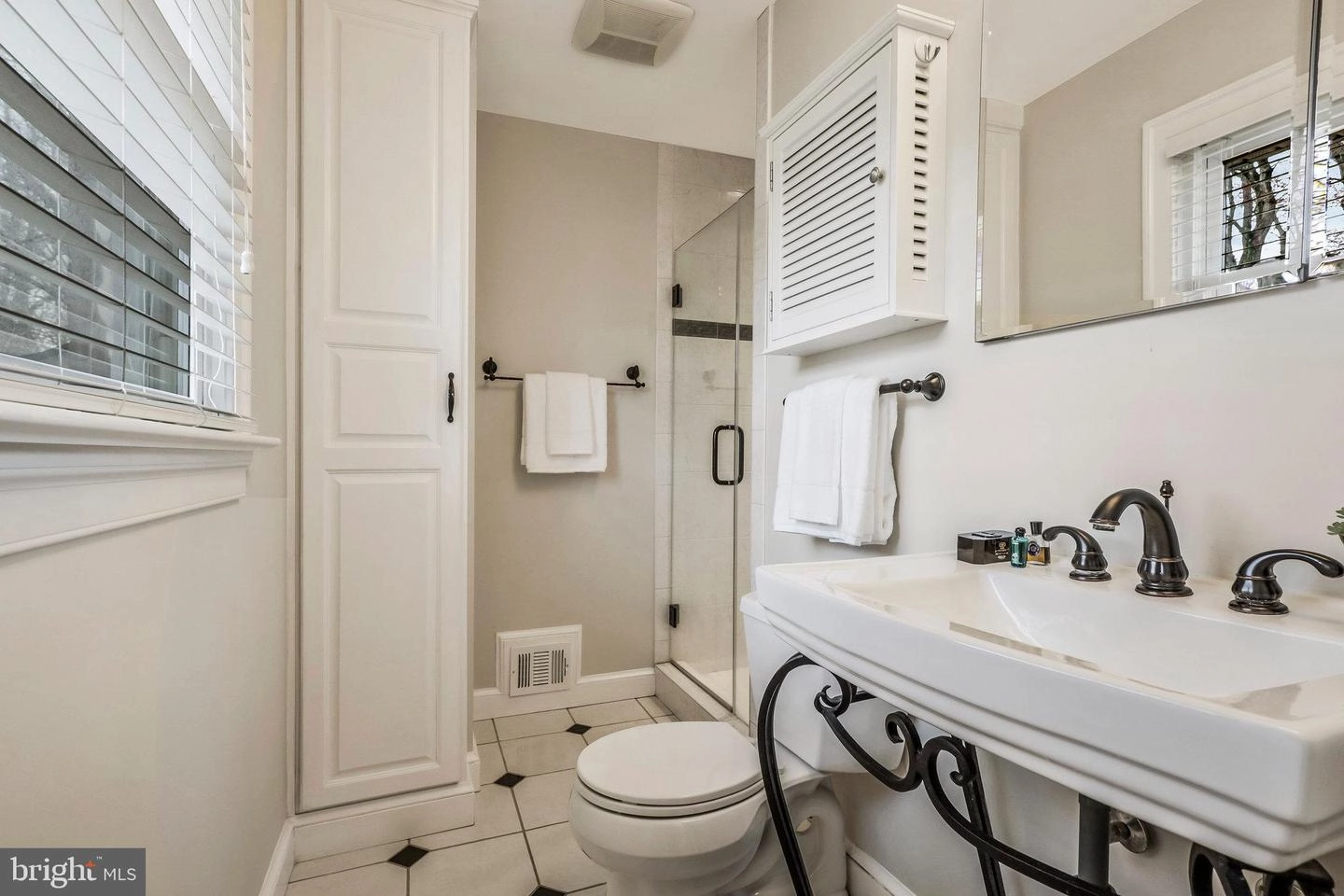 Bath - 7626 Webbwood Ct, Springfield, VA 22151 photo 1 of 7