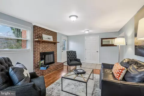Living - 7626 Webbwood Ct, Springfield, VA 22151 photo 6 of 7