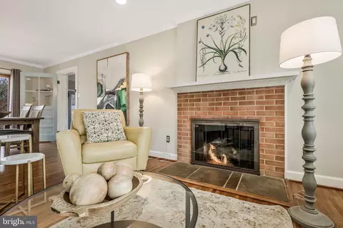 Living - 7626 Webbwood Ct, Springfield, VA 22151 photo 5 of 7