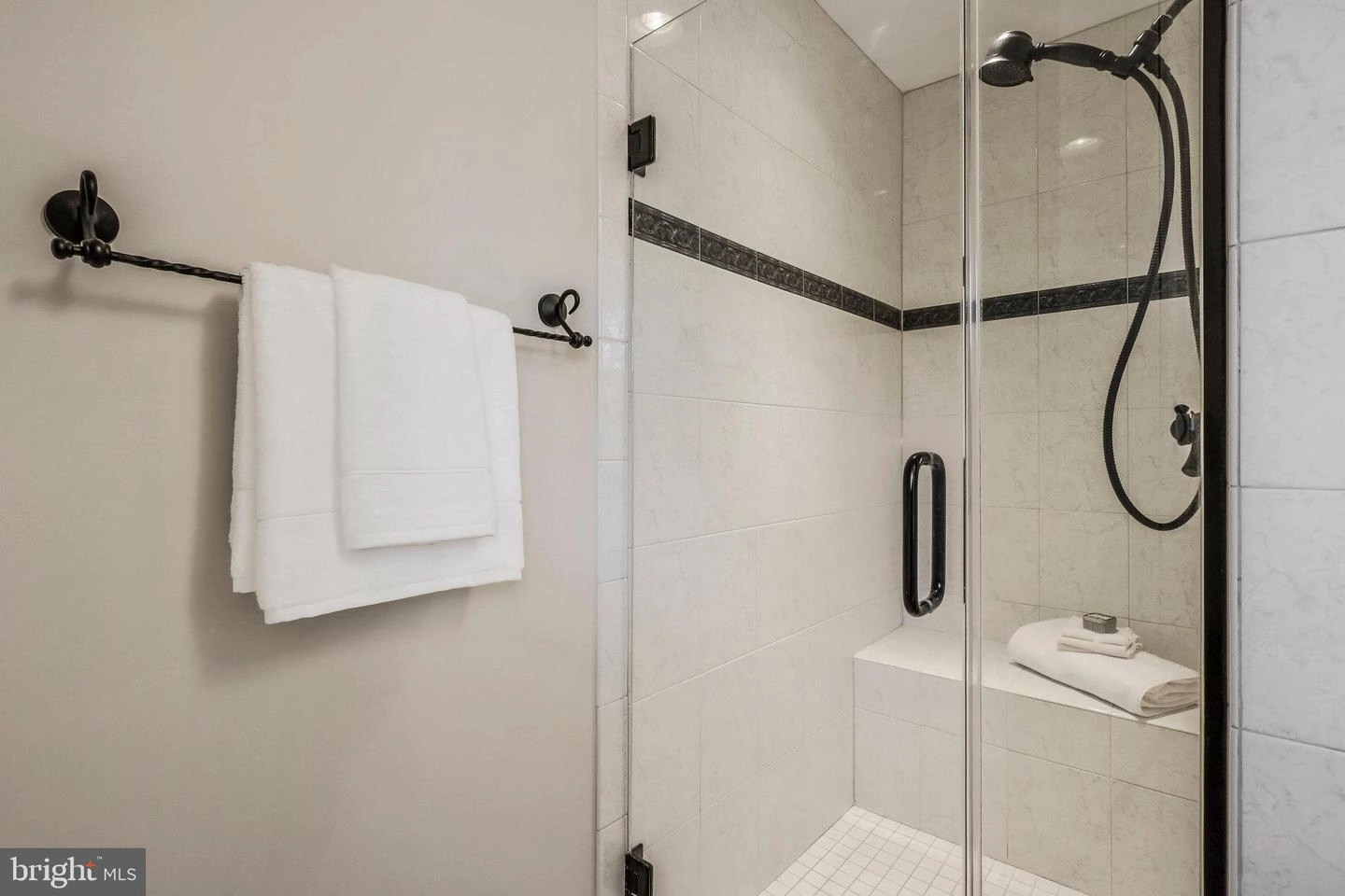 Bath - 7626 Webbwood Ct, Springfield, VA 22151 photo 2 of 7