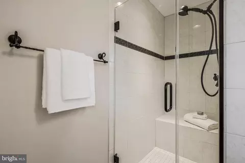 Bath - 7626 Webbwood Ct, Springfield, VA 22151 photo 2 of 7