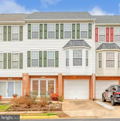 4706 Warm Hearth Cir, Fairfax, VA 22033