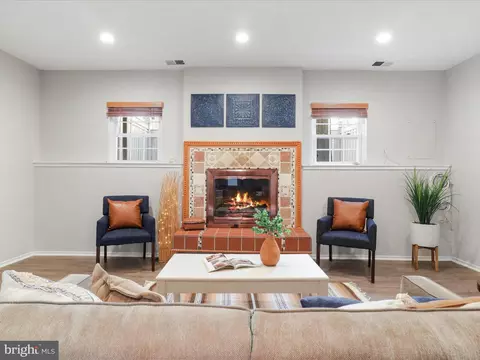 Living - 2398 Ridgehampton Ct, Reston, VA 20191 photo 10 of 10