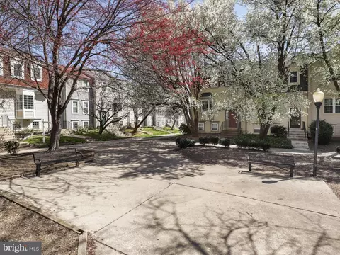 Exterior - 2398 Ridgehampton Ct, Reston, VA 20191 photo 4 of 8