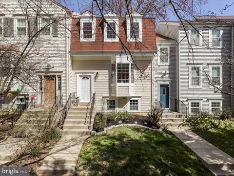 Exterior - 2398 Ridgehampton Ct, Reston, VA 20191 photo 2 of 8