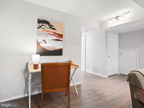 Entry Way - 2398 Ridgehampton Ct, Reston, VA 20191 photo 4 of 4