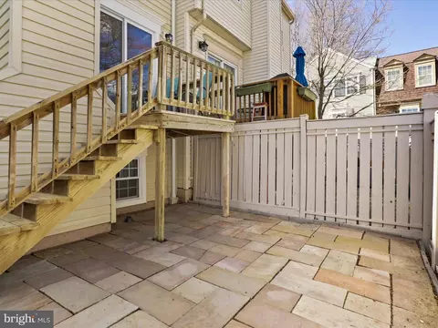 Exterior - 2398 Ridgehampton Ct, Reston, VA 20191 photo 5 of 8