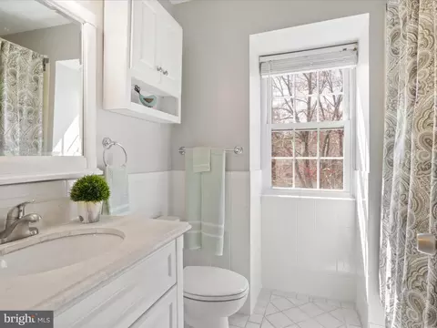 Bath - 2398 Ridgehampton Ct, Reston, VA 20191 photo 1 of 2