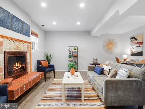 Living - 2398 Ridgehampton Ct, Reston, VA 20191 photo 6 of 10