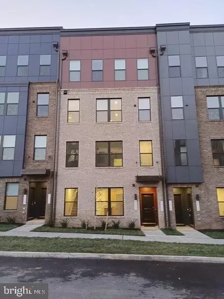 4620 Olivine Dr #90, Chantilly, VA 20151