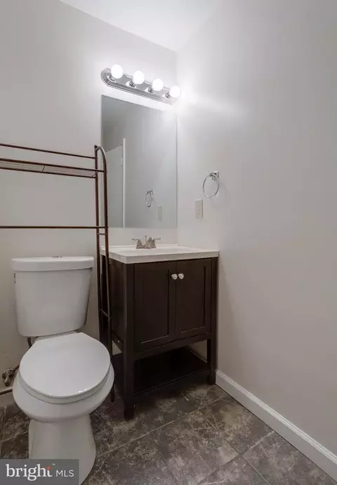 Bath - 2474 Ridgehampton Ct, Reston, VA 20191 photo 6 of 6