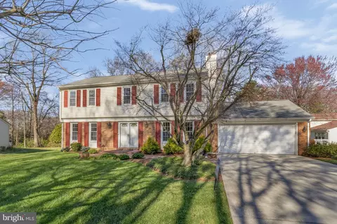5204 Dunleigh Dr, Burke, VA 22015