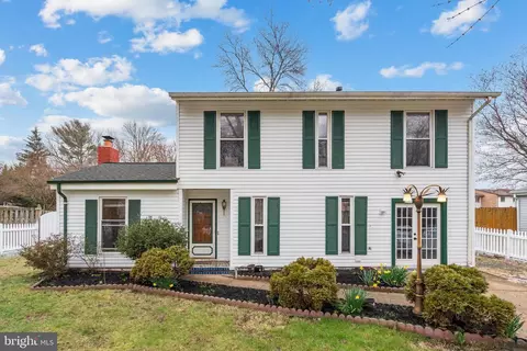 4012 Novar Dr, Chantilly, VA 20151