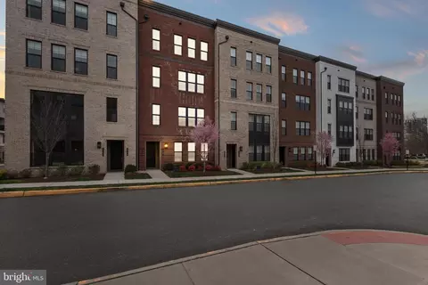 1740 Mckenna Point Dr #1603, Mclean, VA 22102