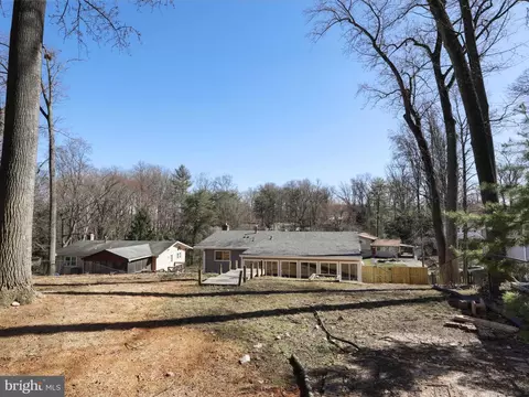 Exterior - 7852 Glenister Dr, Springfield, VA 22152 photo 3 of 7