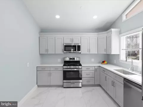 Kitchen - 7852 Glenister Dr, Springfield, VA 22152 photo 3 of 3