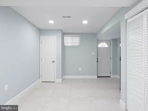 Entry Way - 7852 Glenister Dr, Springfield, VA 22152 photo 4 of 4