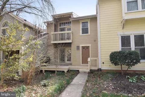 11131 Watermans Dr, Reston, VA 20191