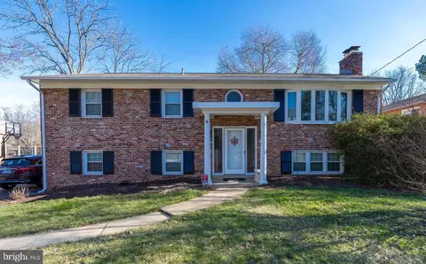 9003 Mears St, Fairfax, VA 22031